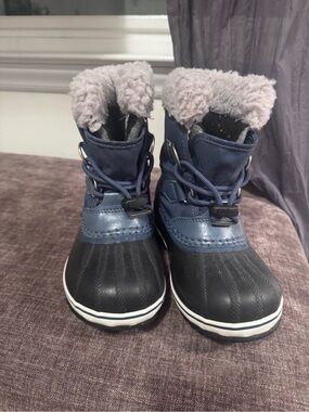 Sorel Kids Navy and Black Winter Boots with Gray Plush Cuff